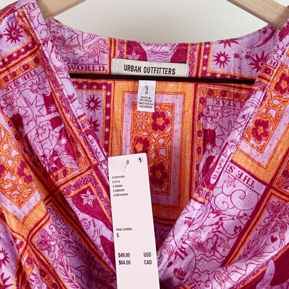 NWT Urban Outfitters Florentina Cropped Floral Velvet Wrap Top - Picture 6 of 7